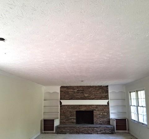 123 West Main Street Kingston, GA 30145 - Photo 7 of 10 a close view of fireplace