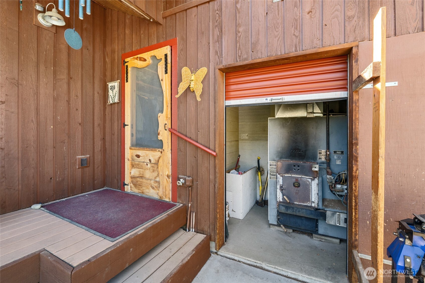 40 Happy Jack Road Curlew, WA 99118 - Photo 20 of 40 a bedroom with a bed and a mirror