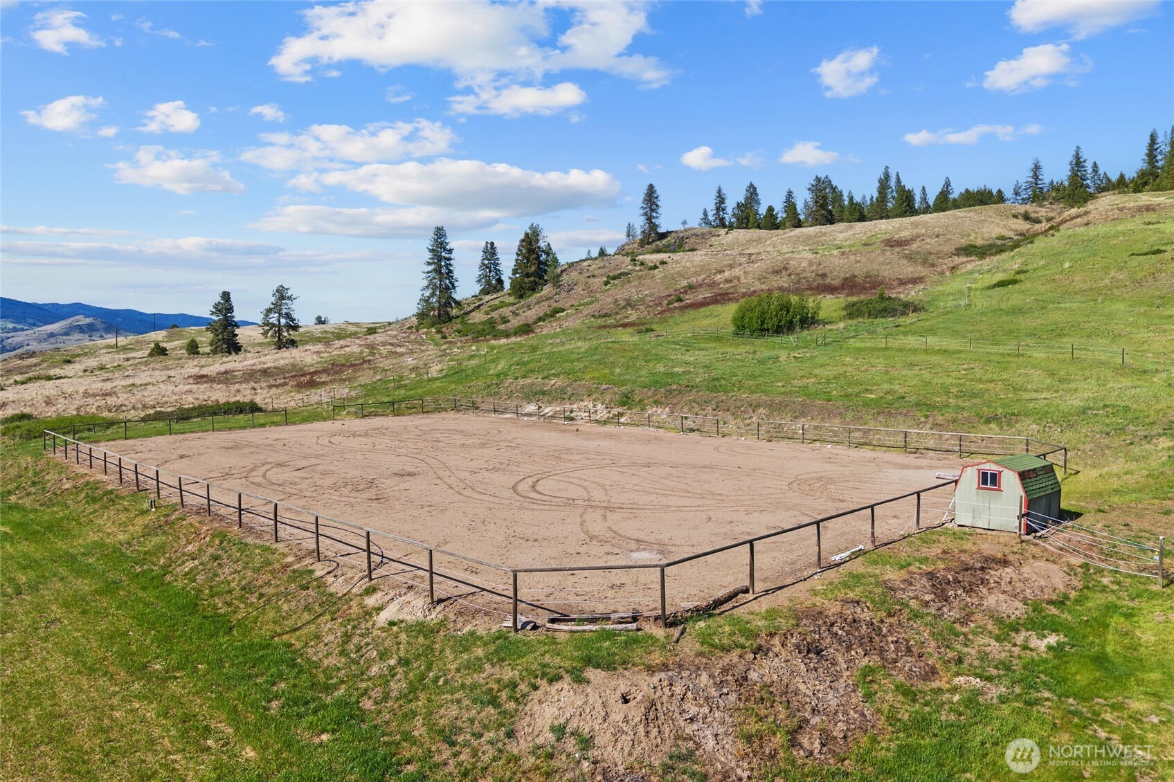 40 Happy Jack Road Curlew, WA 99118 - Photo 39 of 40 a view of a basket ball ground