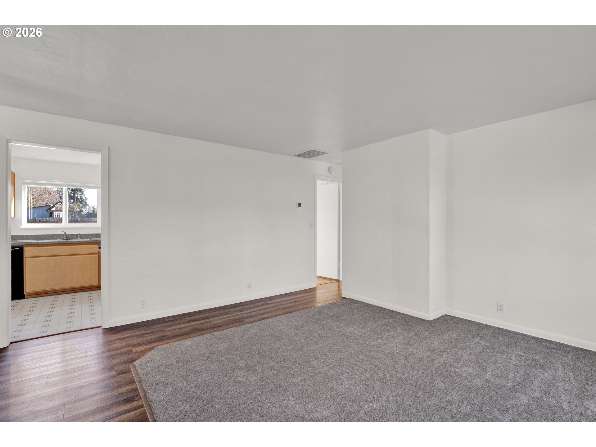 3155 Oriole Street Springfield, OR 97477 - Photo 3 of 28