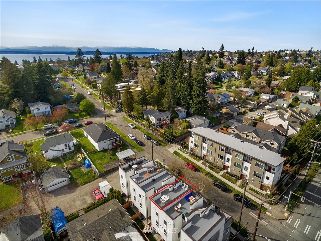 3905 Southwest Findlay Street Seattle, WA 98136 - Photo 2 of 24 Gallery Image 2