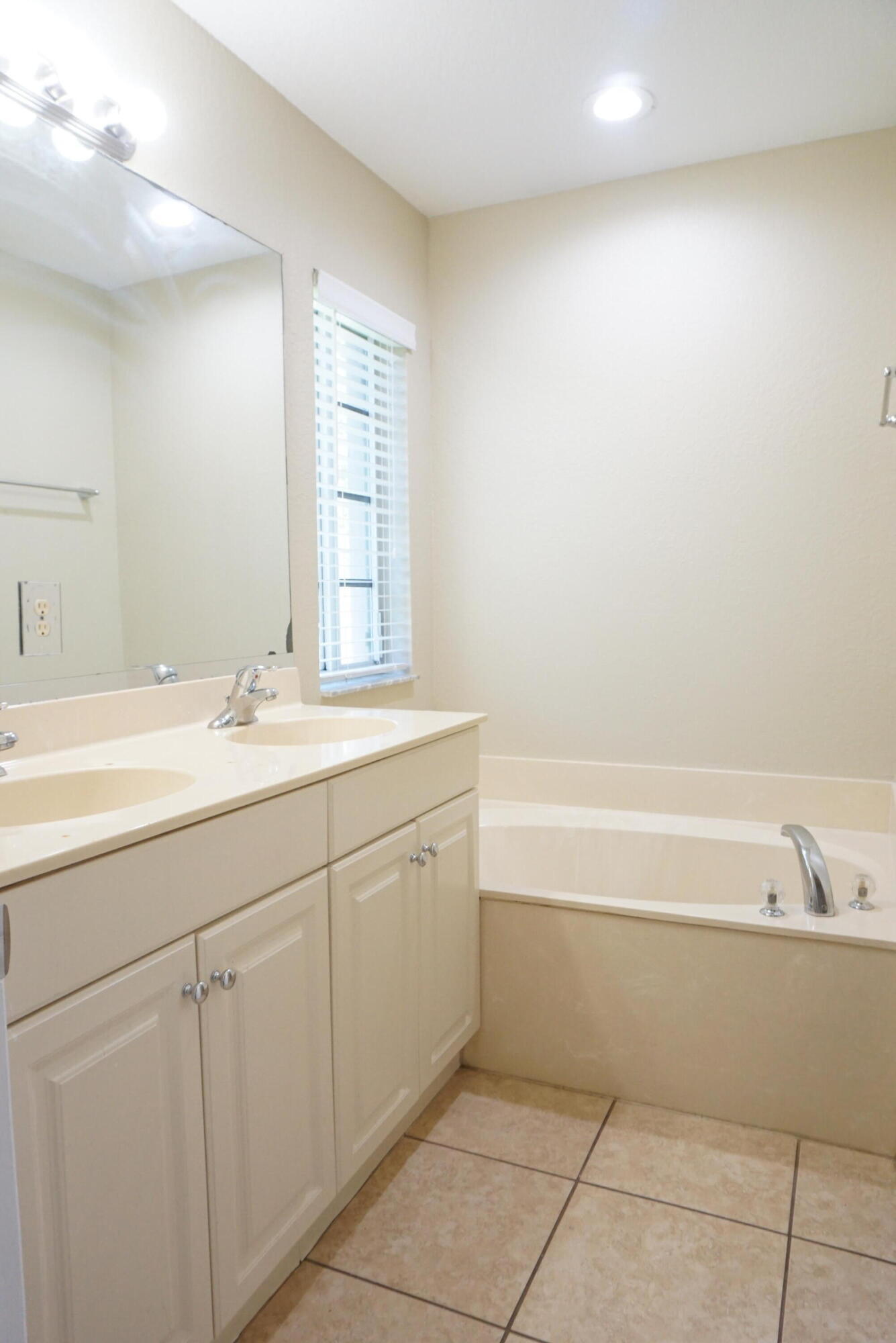 1964 Flamingo Place Riviera Beach, FL 33404 - Photo 13 of 32 DSC07881