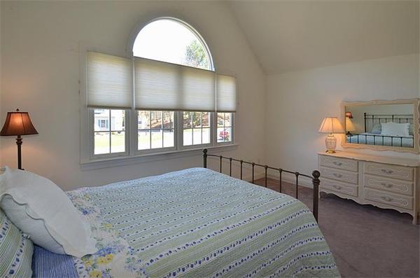 7 Moccasin Path Natick, MA 01760 - Photo 21 of 30 Gallery Image 21