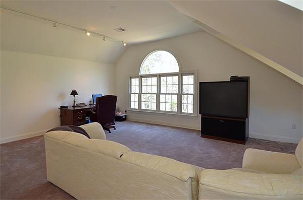 7 Moccasin Path Natick, MA 01760 - Photo 24 of 30 Gallery Image 24