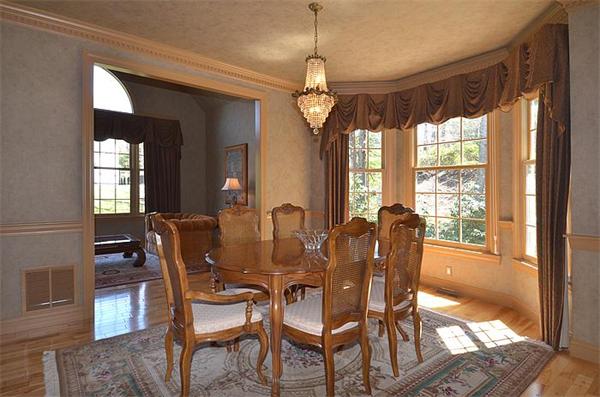 7 Moccasin Path Natick, MA 01760 - Photo 4 of 30 Gallery Image 4