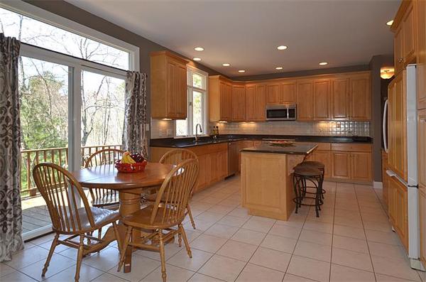 7 Moccasin Path Natick, MA 01760 - Photo 6 of 30 Gallery Image 6