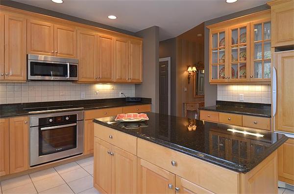 7 Moccasin Path Natick, MA 01760 - Photo 7 of 30 Gallery Image 7