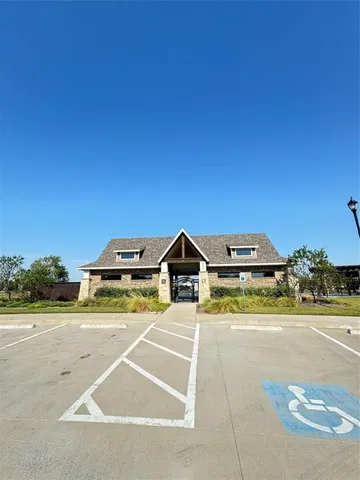 a view of a tennis court