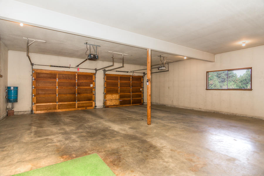 60830 Diamond Road Bend, OR 97702 - Photo 19 of 23 21