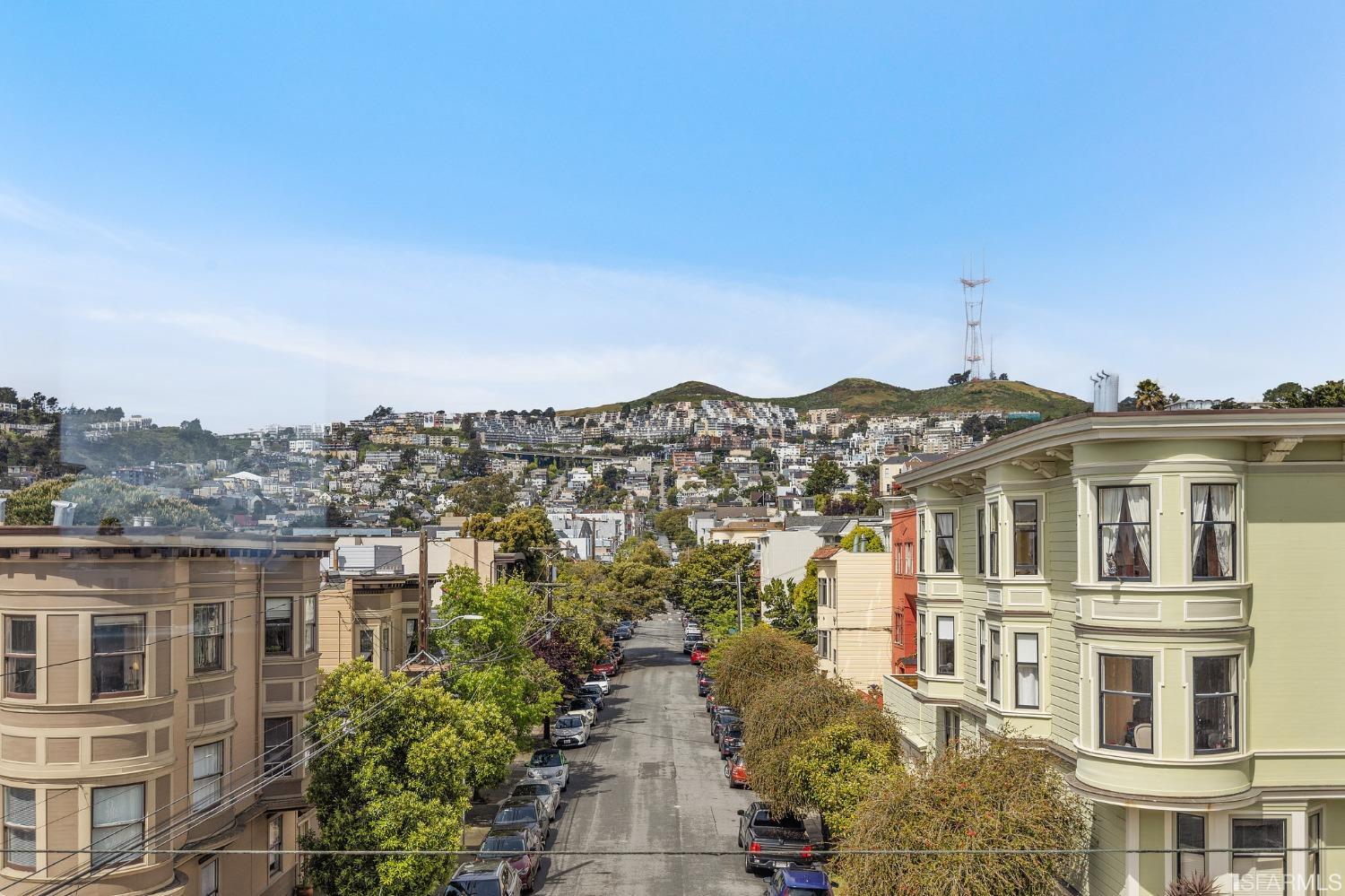 394 Elizabeth Street San Francisco, CA 94114 - Photo 6 of 33 a view of a city with tall buildings