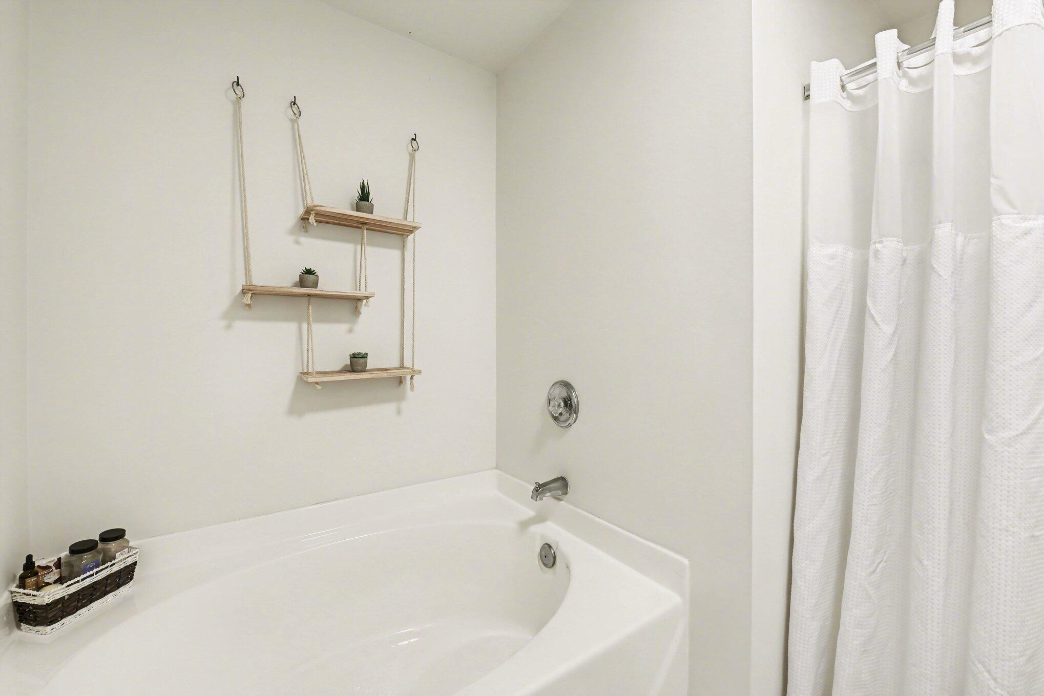 8045 Vermont Road North Charleston, SC 29418 - Photo 19 of 38 Primary Garden Tub & Shower Detail