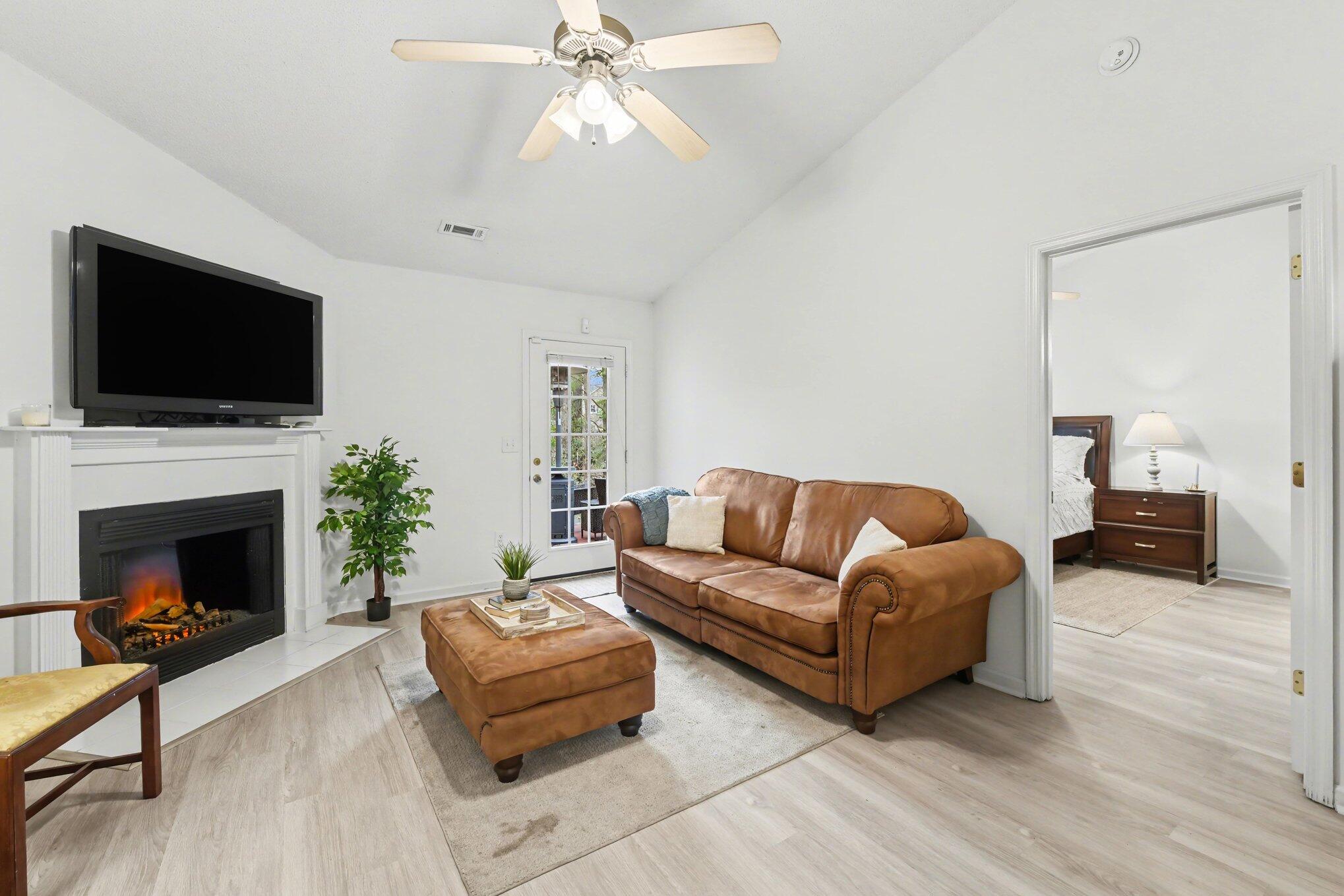 8045 Vermont Road North Charleston, SC 29418 - Photo 7 of 38 Living Room