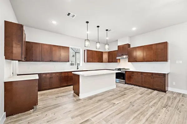 $3,590 | 228 West 28th Street, Houston, TX 77008