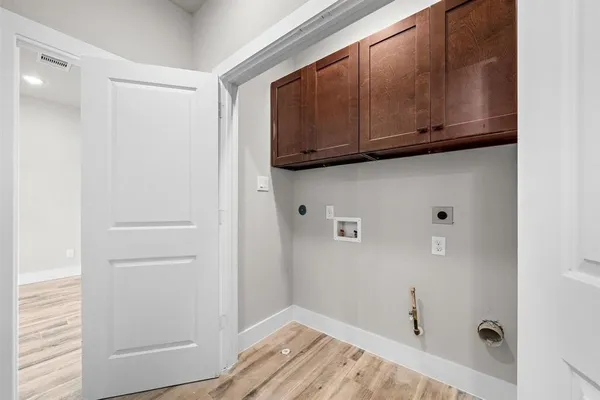 $3,590 | 228 West 28th Street, Houston, TX 77008