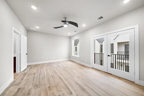 $3,590 | 228 West 28th Street, Houston, TX 77008