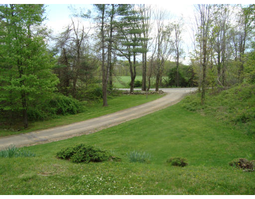 26 Little Muggett Road Charlton, MA 01507 - Photo 5 of 21 Gallery Image 5
