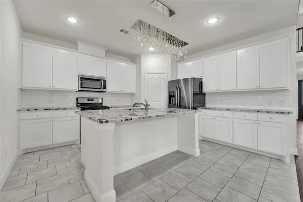 $2,600 | 345 Twin Creeks Drive, Garland, TX 75040