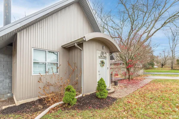 $3,400 | 612 North Kerry Drive, Bloomington, IN 47408