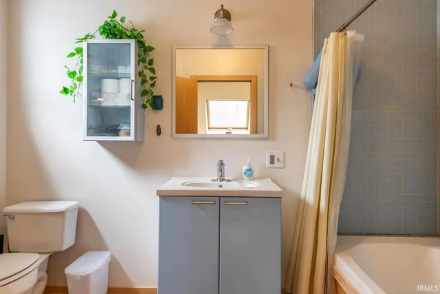 $3,400 | 612 North Kerry Drive, Bloomington, IN 47408