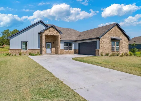 $460,000 | 1013 Don Eve Court, Azle, TX 76020