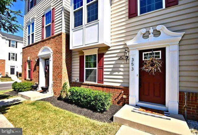 $2,950 | 353 East Hancock Street, Lansdale, PA 19446