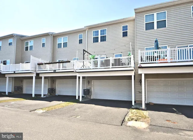 $2,950 | 353 East Hancock Street, Lansdale, PA 19446