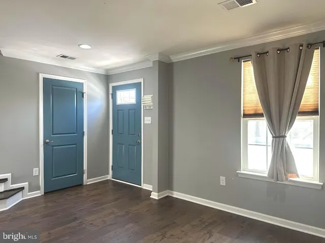 $2,950 | 353 East Hancock Street, Lansdale, PA 19446