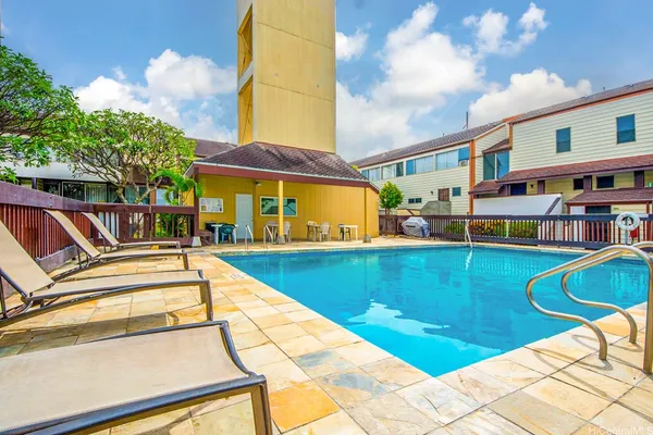 $520,000 | 98-360 Koauka Loop, Unit 243, Aiea, HI 96701