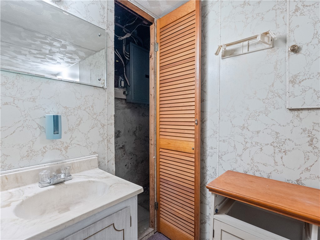 63 Clarner Street Pawtucket, RI 02861 - Photo 20 of 24 Gallery Image 20