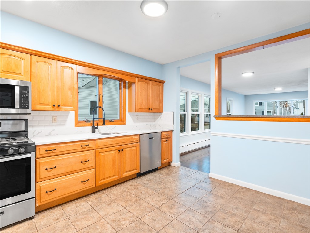 63 Clarner Street Pawtucket, RI 02861 - Photo 5 of 24 Gallery Image 5