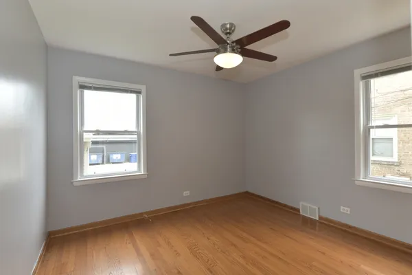 $2,050 | 4914 Louise Street, Unit 1, Skokie, IL 60077