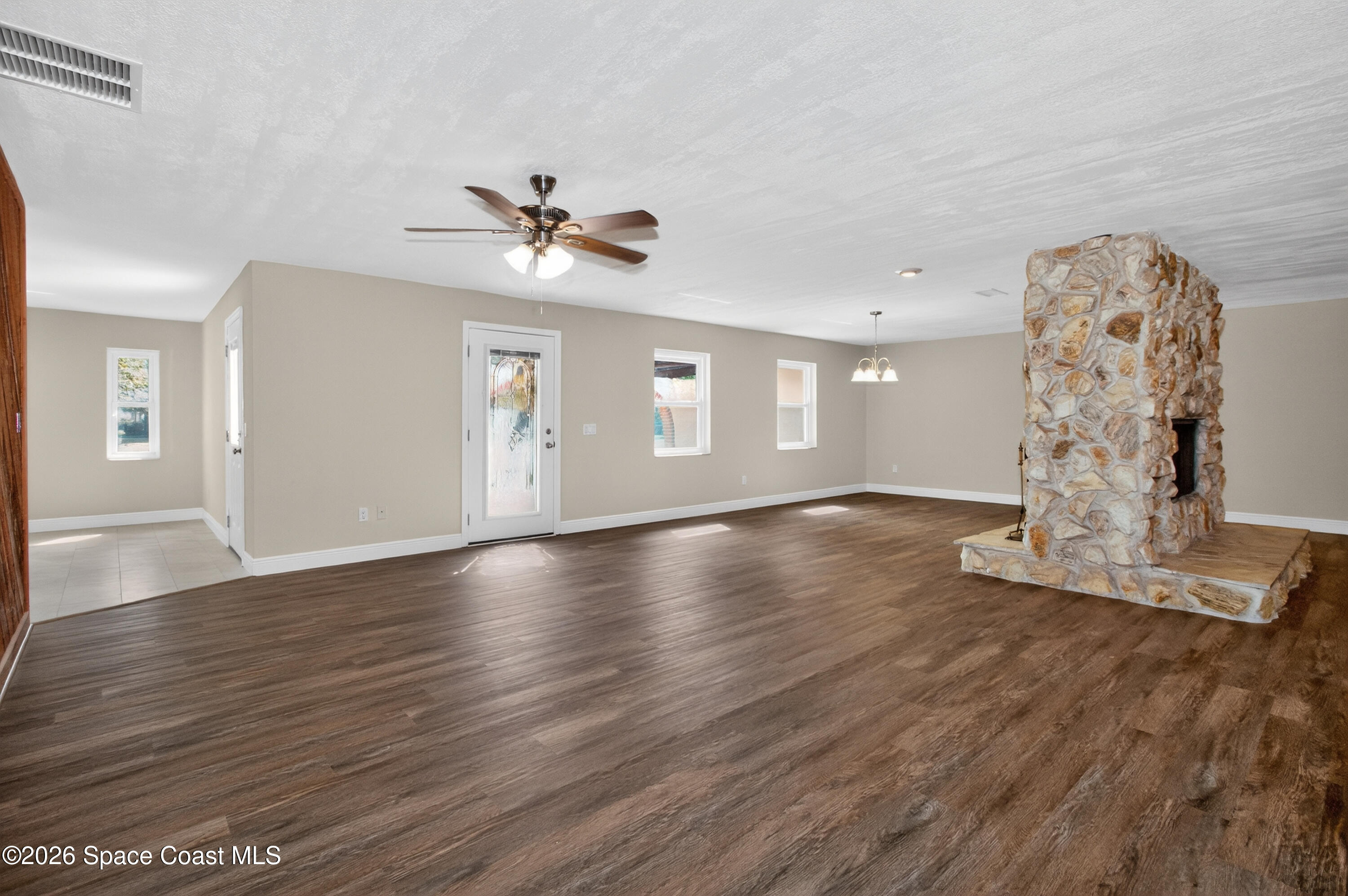 270 Mockingbird Lane Merritt Island, FL 32953 - Photo 12 of 41 Great Room
