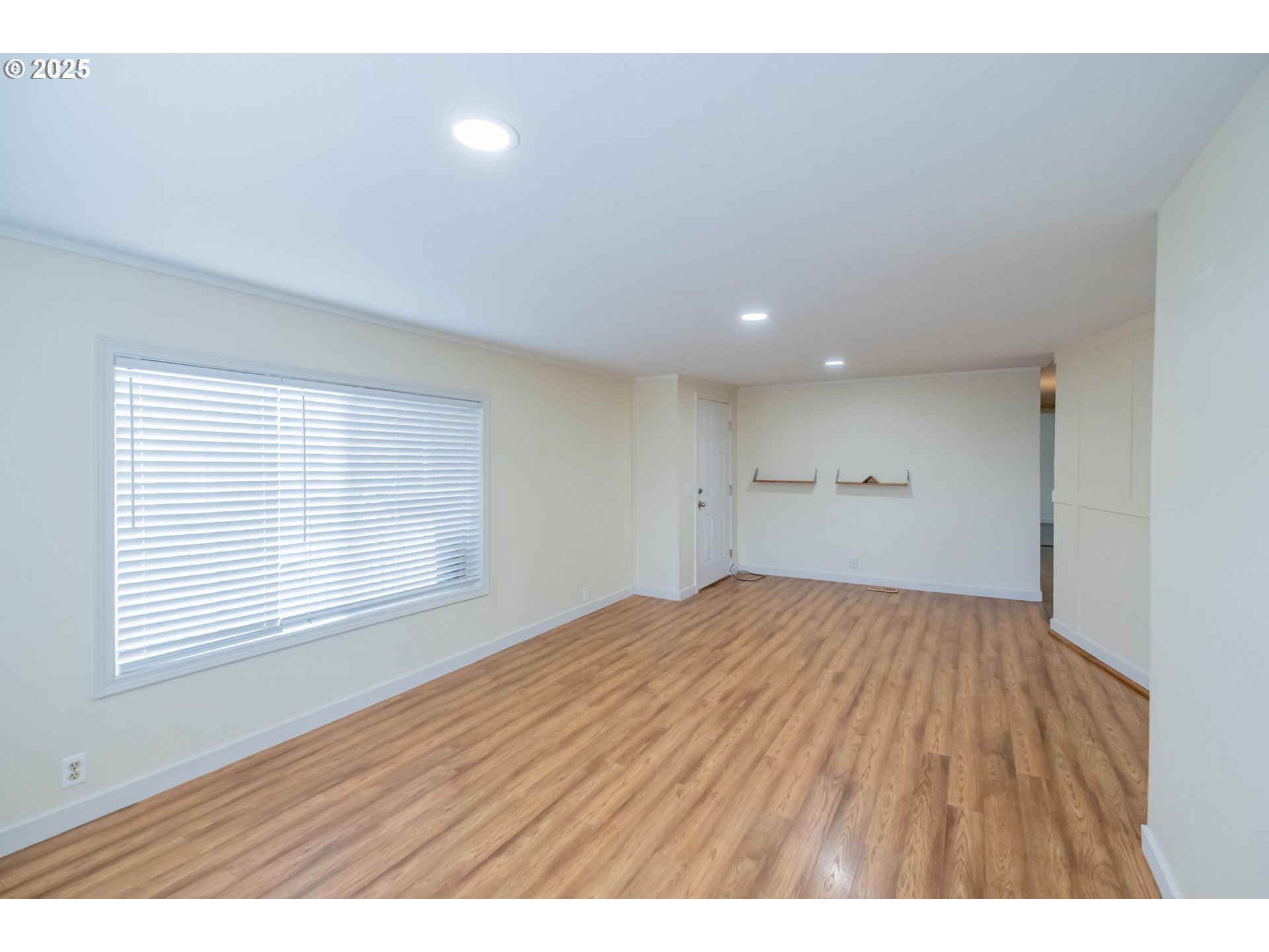 17640 Southwest Declaration Way Beaverton, OR 97006 - Photo 3 of 47