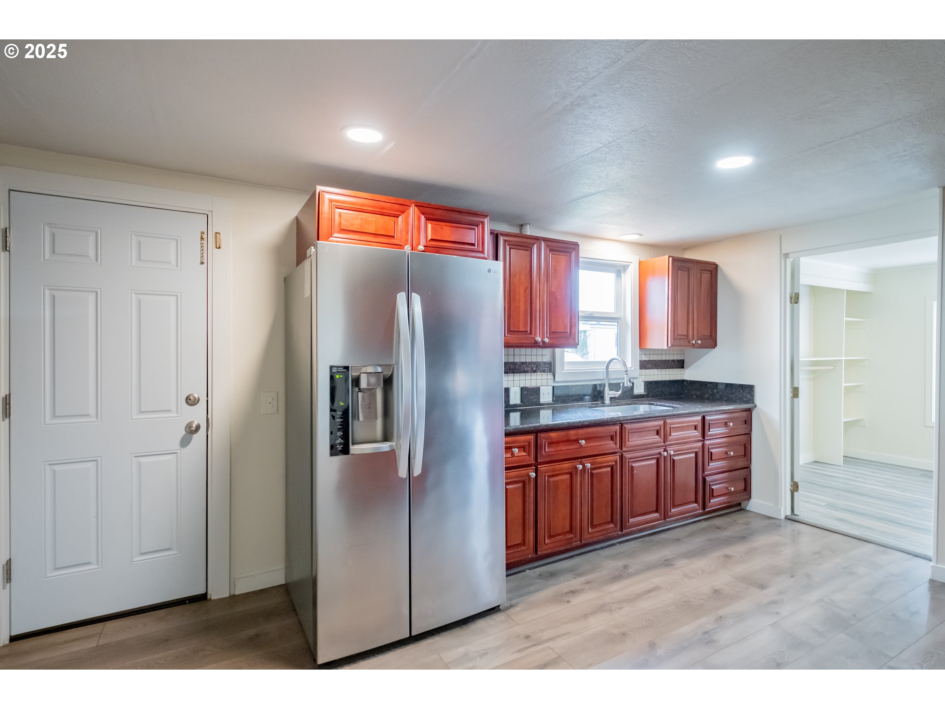 17640 Southwest Declaration Way Beaverton, OR 97006 - Photo 7 of 47