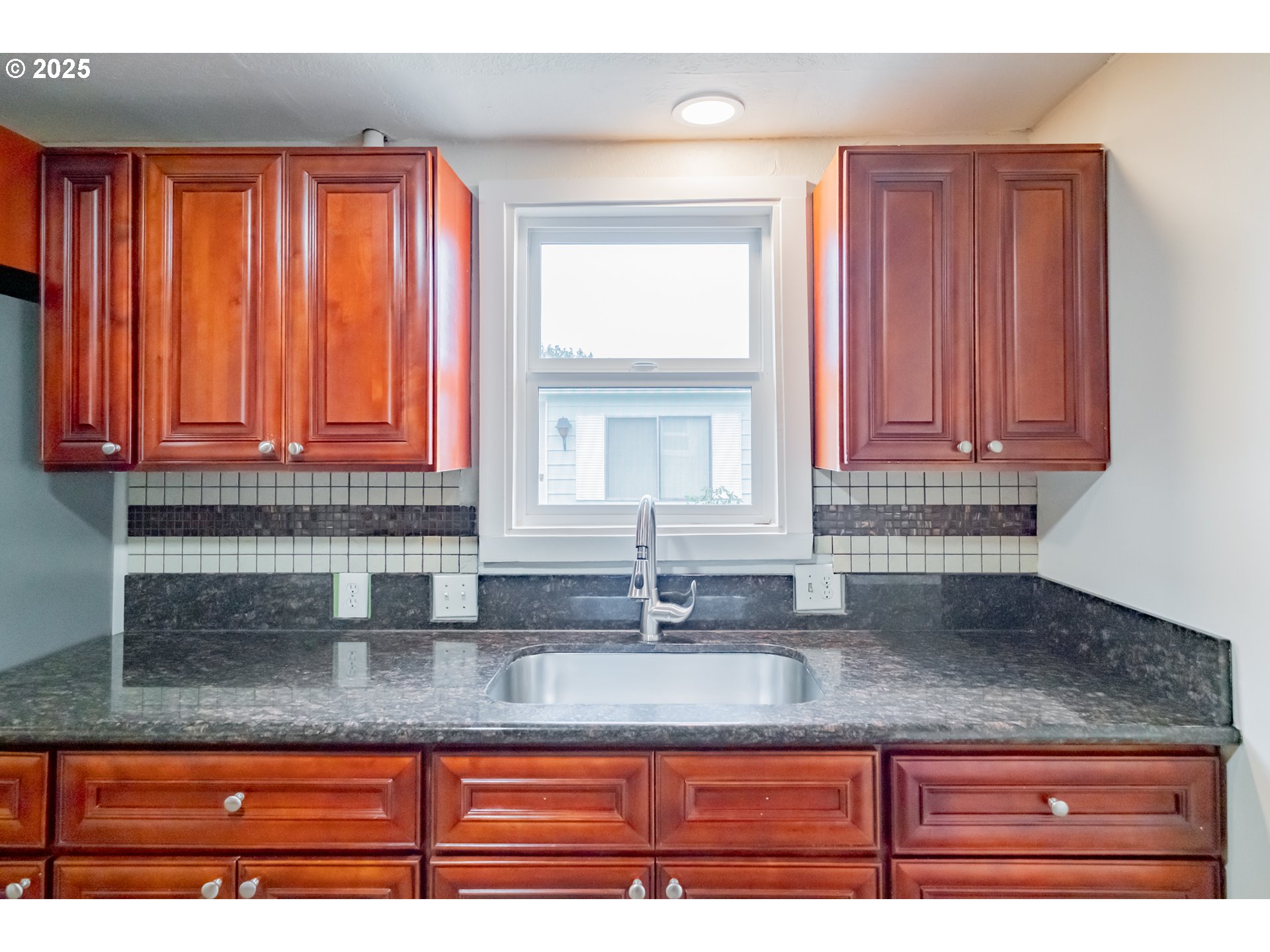 17640 Southwest Declaration Way Beaverton, OR 97006 - Photo 8 of 47