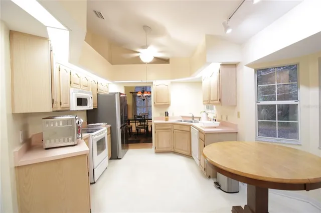 $2,000 | 12338 Northwest 9th Lane, Newberry, FL 32669