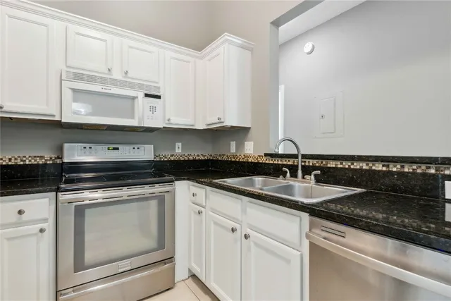 $2,200 | 1601 Nectarine Street, Fernandina Beach, FL 32034