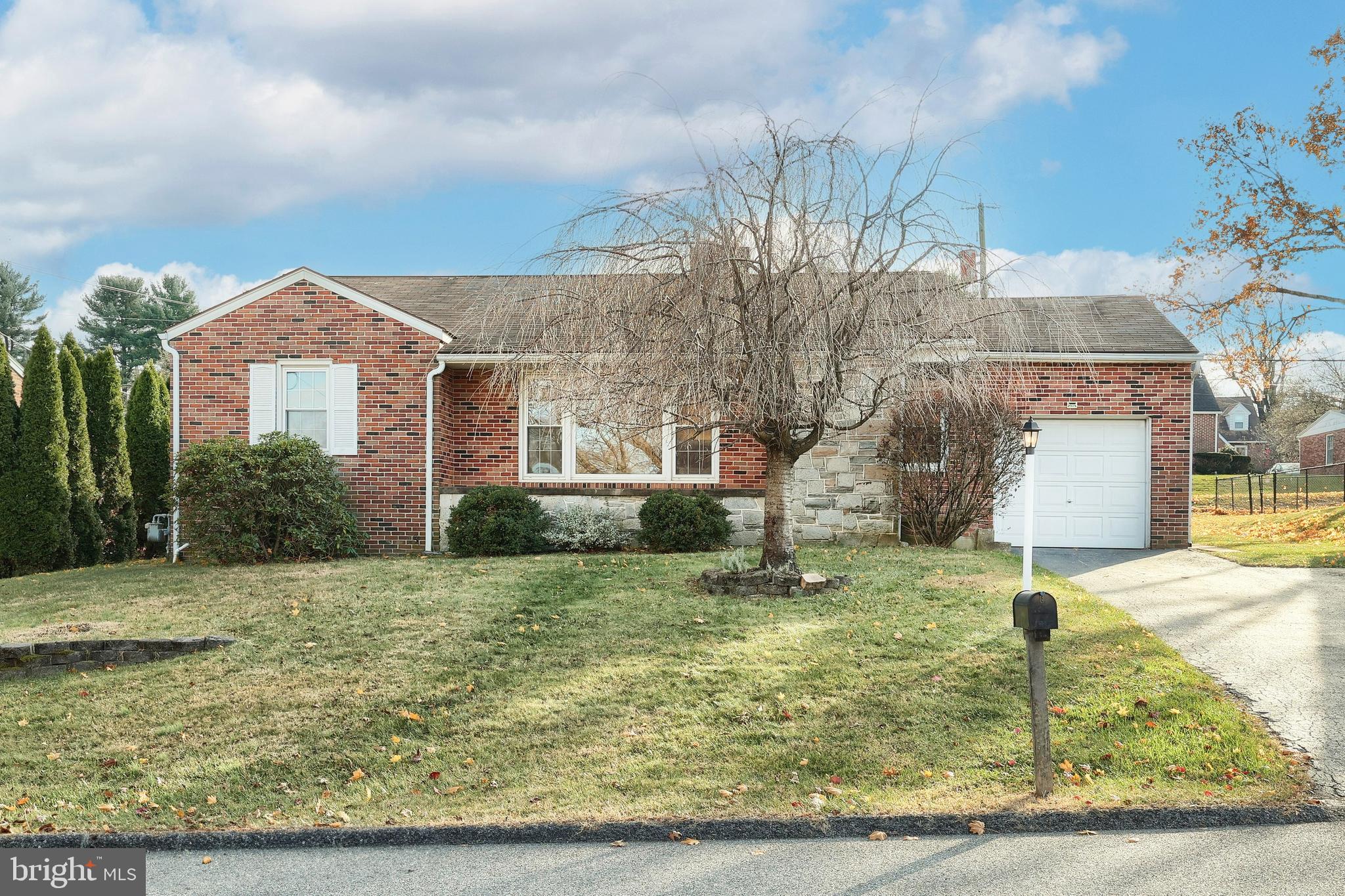1152 Glendale Road York, PA 17403 - Photo 1 of 42 Gallery Image 1