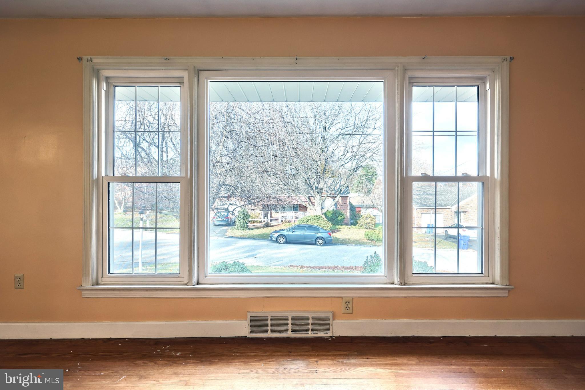 1152 Glendale Road York, PA 17403 - Photo 12 of 42 Gallery Image 12