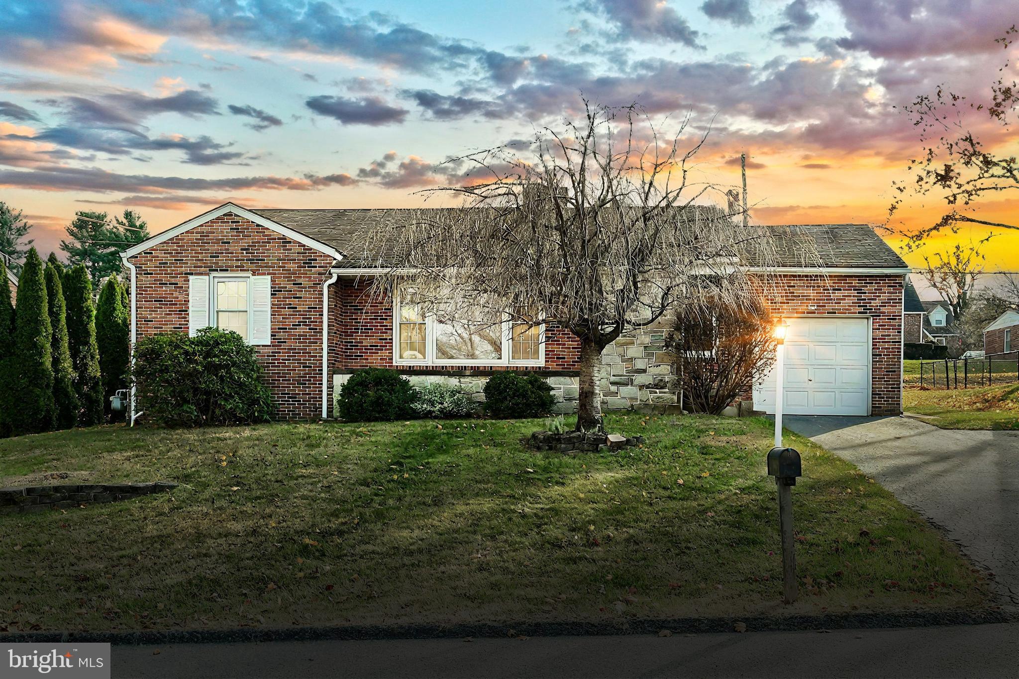 1152 Glendale Road York, PA 17403 - Photo 2 of 42 Gallery Image 2
