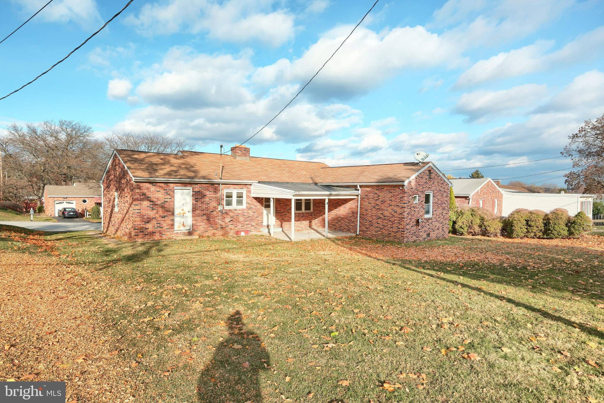 1152 Glendale Road York, PA 17403 - Photo 5 of 42 Gallery Image 5