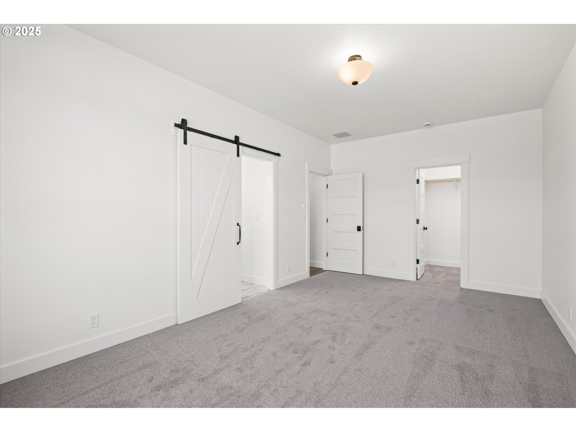 88139 Jameson Way Veneta, OR 97487 - Photo 12 of 26 a view of an empty room