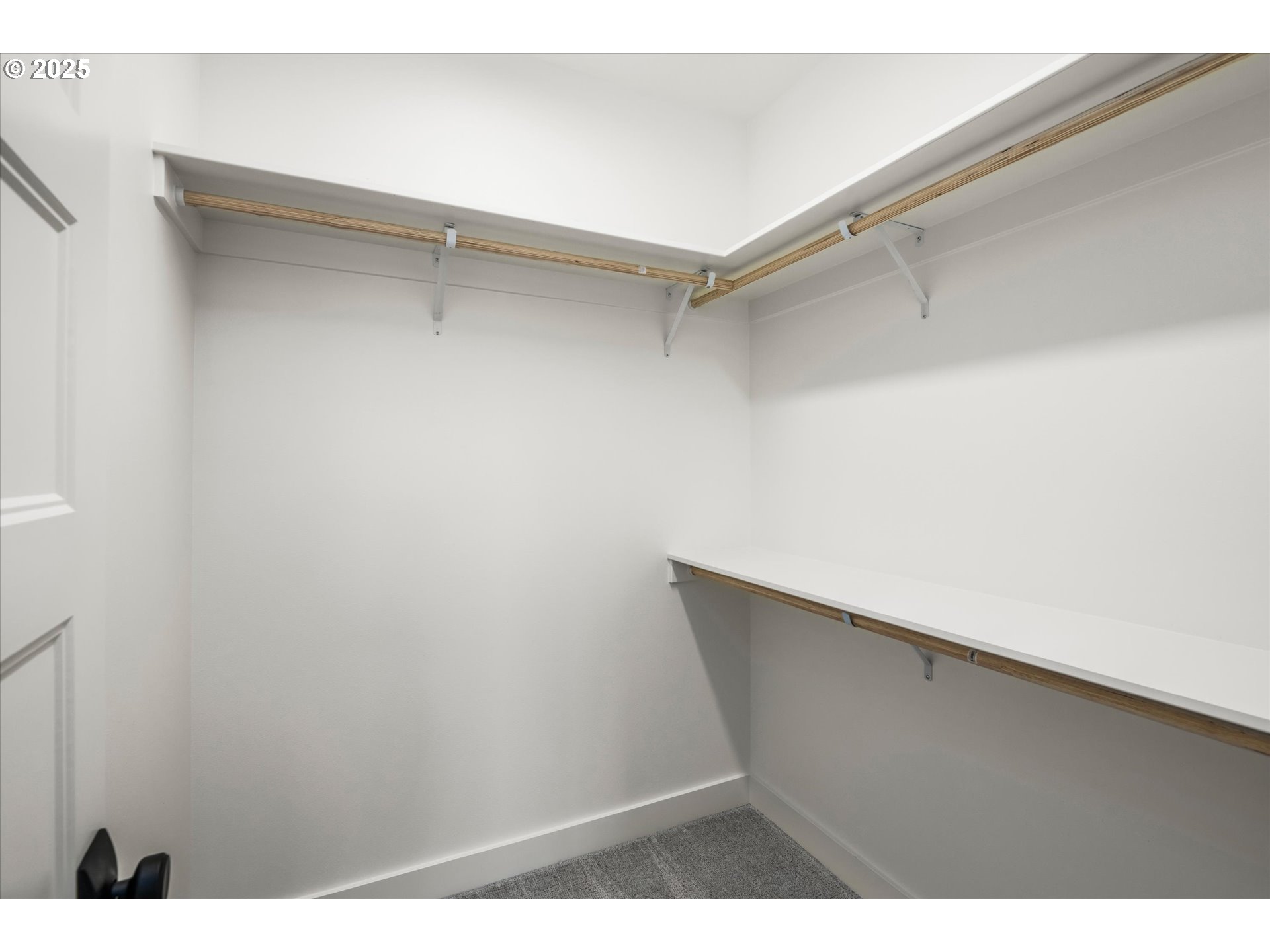 88139 Jameson Way Veneta, OR 97487 - Photo 14 of 26 a close view of closet