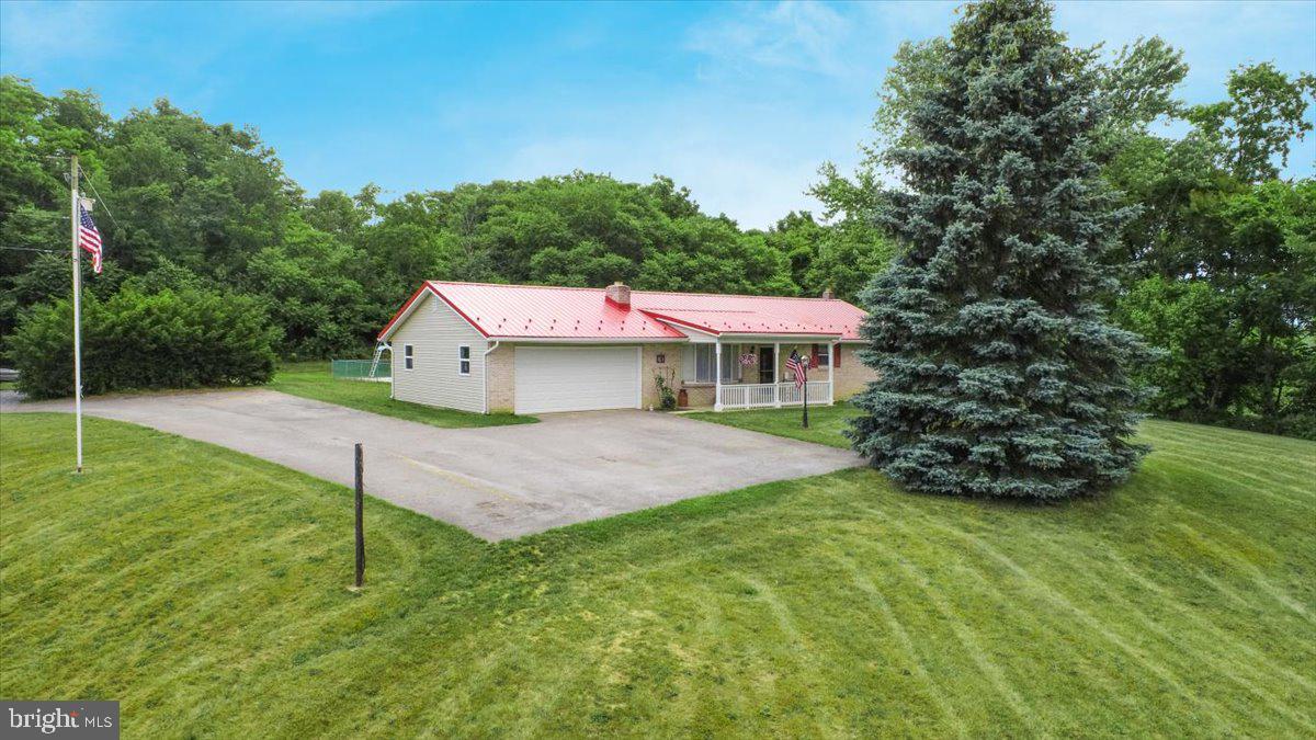 12 Long Road Newville, PA 17241 - Photo 2 of 28 Gallery Image 2