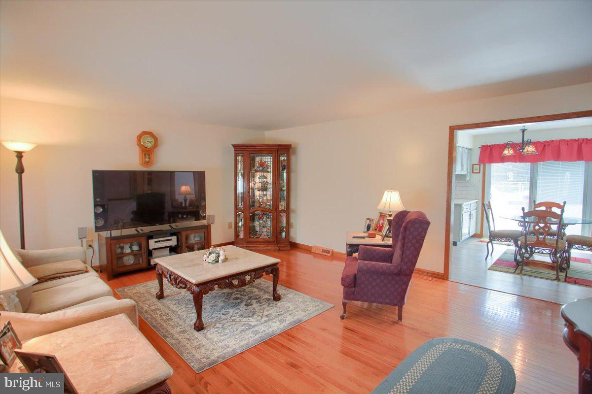 12 Long Road Newville, PA 17241 - Photo 6 of 28 Gallery Image 6