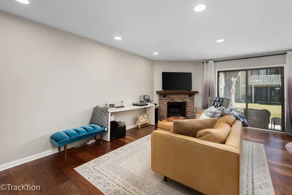 $279,900 | 1147 Middlebury Lane, Unit B1, Wheeling, IL 60090