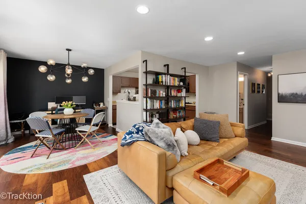 $279,900 | 1147 Middlebury Lane, Unit B1, Wheeling, IL 60090