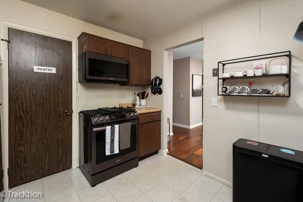 $279,900 | 1147 Middlebury Lane, Unit B1, Wheeling, IL 60090