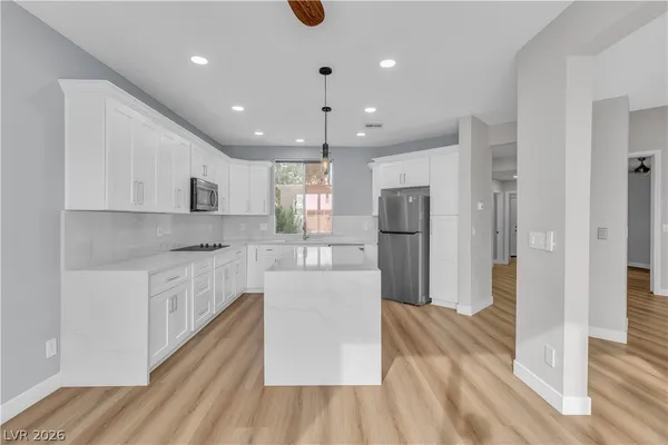 $3,570 | 1712 Estrella Street, Las Vegas, NV 89117