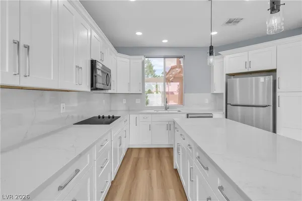 $3,570 | 1712 Estrella Street, Las Vegas, NV 89117